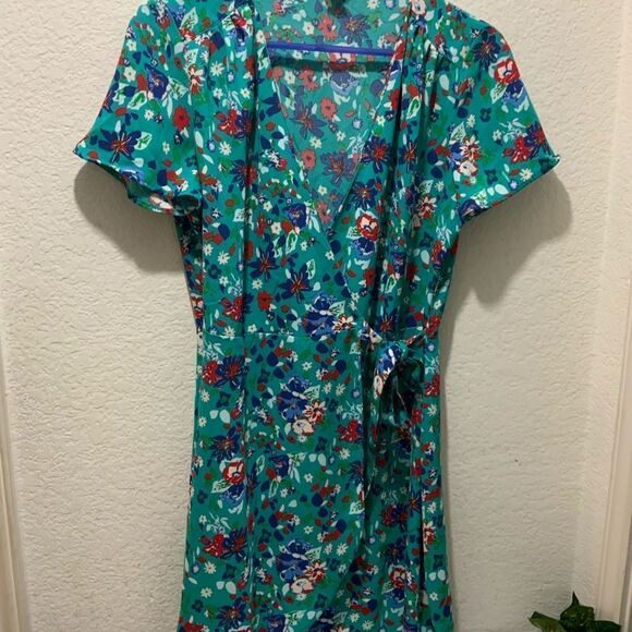 J CREW Teal Green Floral Print Crepe Wrap Dress sz 4 - Picture 1 of 14